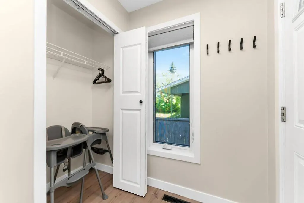 Bunkbeddreams,10 Beds,Near Rogers Place And Nait Edmonton