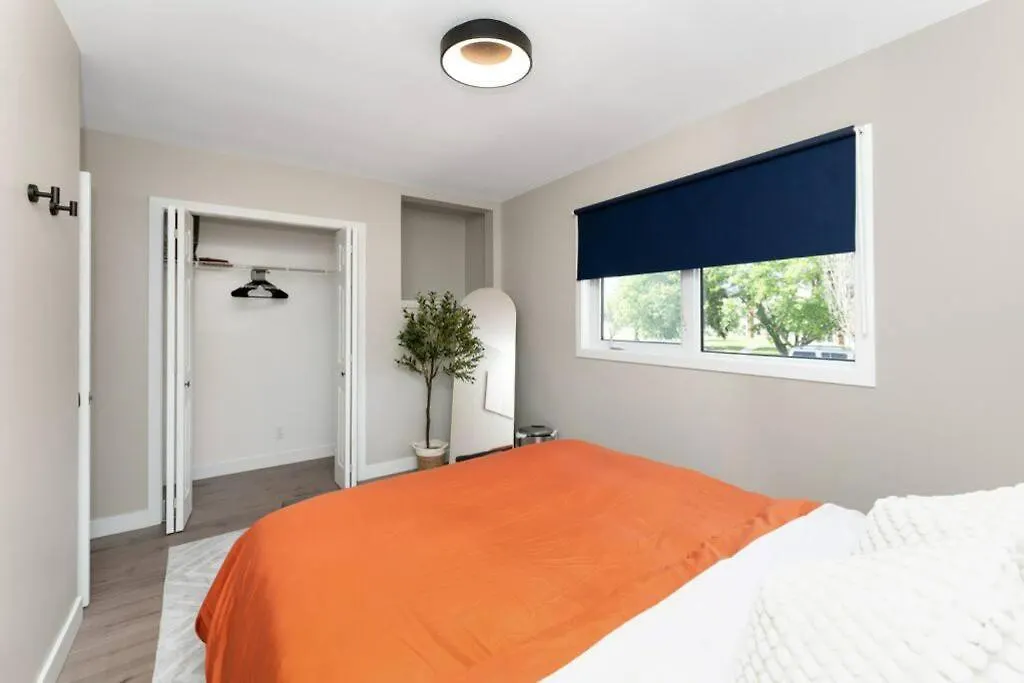Bunkbeddreams,10 Beds,Near Rogers Place And Nait Edmonton Canadá